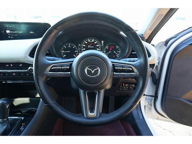 ＭＡＺＤＡ３セダン ＸＤ　１００周年特別記念車　１００周年特別記念車　ブレーキサポート　レーンアシスト　ヘッドアップディスプレイ　クリアランスソナー　ブラインドスポット　純正ナビ　全方位カメラ　フルセグ　Ｂｌｕｅｔｏｏｔｈ　ＢＯＳＥサウンド（3枚目）