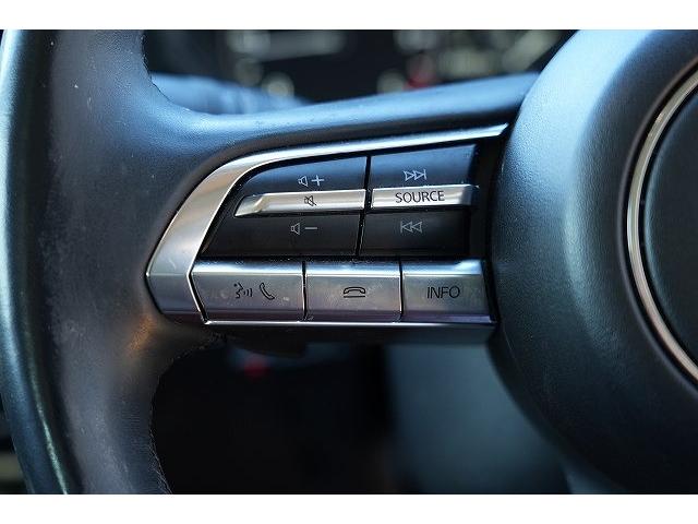 ＭＡＺＤＡ３セダン ＸＤ　１００周年特別記念車　１００周年特別記念車　ブレーキサポート　レーンアシスト　ヘッドアップディスプレイ　クリアランスソナー　ブラインドスポット　純正ナビ　全方位カメラ　フルセグ　Ｂｌｕｅｔｏｏｔｈ　ＢＯＳＥサウンド（4枚目）