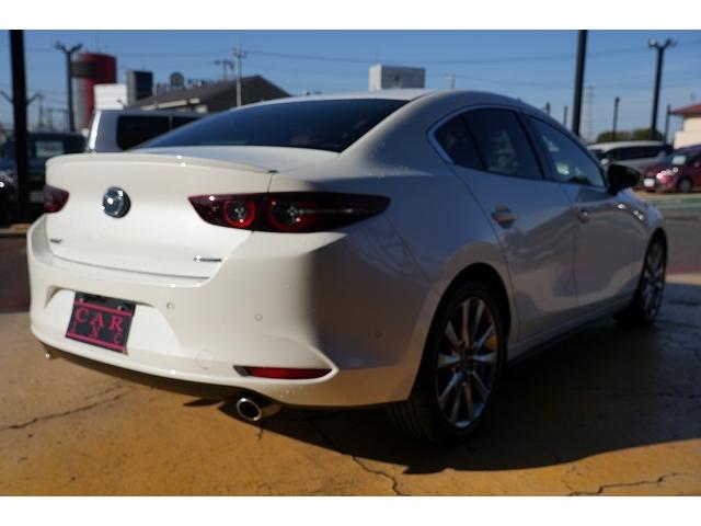 ＭＡＺＤＡ３セダン ＸＤ　１００周年特別記念車　１００周年特別記念車　ブレーキサポート　レーンアシスト　ヘッドアップディスプレイ　クリアランスソナー　ブラインドスポット　純正ナビ　全方位カメラ　フルセグ　Ｂｌｕｅｔｏｏｔｈ　ＢＯＳＥサウンド（23枚目）