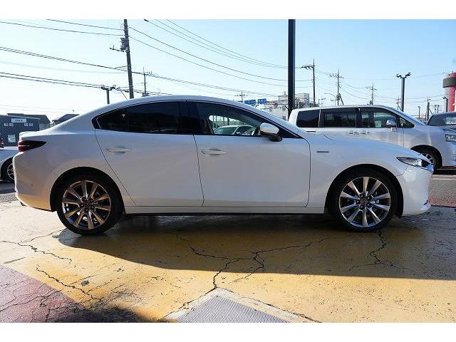 ＭＡＺＤＡ３セダン ＸＤ　１００周年特別記念車　１００周年特別記念車　ブレーキサポート　レーンアシスト　ヘッドアップディスプレイ　クリアランスソナー　ブラインドスポット　純正ナビ　全方位カメラ　フルセグ　Ｂｌｕｅｔｏｏｔｈ　ＢＯＳＥサウンド（24枚目）