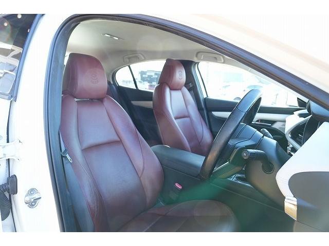 ＭＡＺＤＡ３セダン ＸＤ　１００周年特別記念車　１００周年特別記念車　ブレーキサポート　レーンアシスト　ヘッドアップディスプレイ　クリアランスソナー　ブラインドスポット　純正ナビ　全方位カメラ　フルセグ　Ｂｌｕｅｔｏｏｔｈ　ＢＯＳＥサウンド（35枚目）