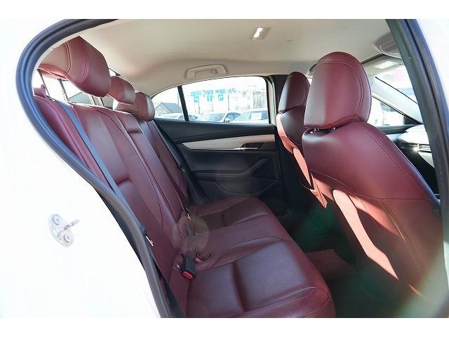 ＭＡＺＤＡ３セダン ＸＤ　１００周年特別記念車　１００周年特別記念車　ブレーキサポート　レーンアシスト　ヘッドアップディスプレイ　クリアランスソナー　ブラインドスポット　純正ナビ　全方位カメラ　フルセグ　Ｂｌｕｅｔｏｏｔｈ　ＢＯＳＥサウンド（37枚目）