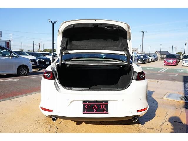 ＭＡＺＤＡ３セダン ＸＤ　１００周年特別記念車　１００周年特別記念車　ブレーキサポート　レーンアシスト　ヘッドアップディスプレイ　クリアランスソナー　ブラインドスポット　純正ナビ　全方位カメラ　フルセグ　Ｂｌｕｅｔｏｏｔｈ　ＢＯＳＥサウンド（38枚目）