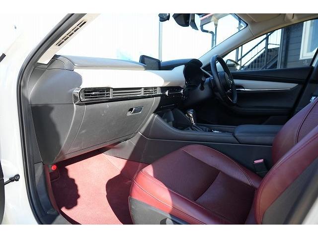 ＭＡＺＤＡ３セダン ＸＤ　１００周年特別記念車　１００周年特別記念車　ブレーキサポート　レーンアシスト　ヘッドアップディスプレイ　クリアランスソナー　ブラインドスポット　純正ナビ　全方位カメラ　フルセグ　Ｂｌｕｅｔｏｏｔｈ　ＢＯＳＥサウンド（43枚目）