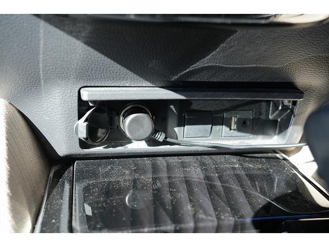 クラウンハイブリッド G 衝突軽減ブレーキ レーンアシスト アダプティブクルーズコントロール シートヒーター ブラインドスポット ステアリングヒーター パドルシフト 純正ナビ ビルトインETC2.0 バックカメラ(11枚目)