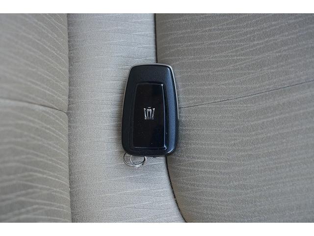 クラウンハイブリッド G 衝突軽減ブレーキ レーンアシスト アダプティブクルーズコントロール シートヒーター ブラインドスポット ステアリングヒーター パドルシフト 純正ナビ ビルトインETC2.0 バックカメラ(35枚目)