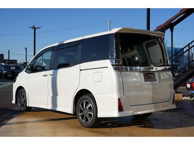 ヴォクシー ZS 煌 両側パワースライドドア フリップダウンモニター 衝突軽減ブレーキ レーンアシスト クルーズコントロール 純正ナビ Bluetooth フルセグ 純正16AW ビルトインETC LEDヘッドライト(18枚目)