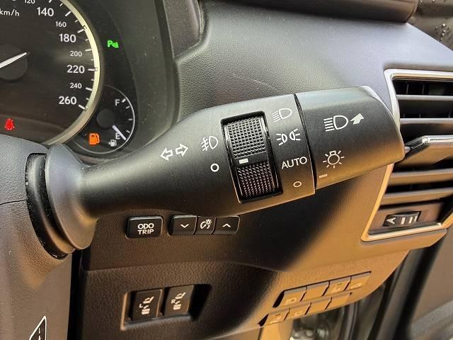 ＮＸ ＮＸ３００　バージョンＬ　サンルーフ　ブレーキサポート　レーンアシスト　クリアランスソナー　ブラインドスポット　レーダークルーズ　パワーバックドア　オートハイビーム　メーカーナビ　パノラミックビューモニター　ＥＴＣ２．０（6枚目）