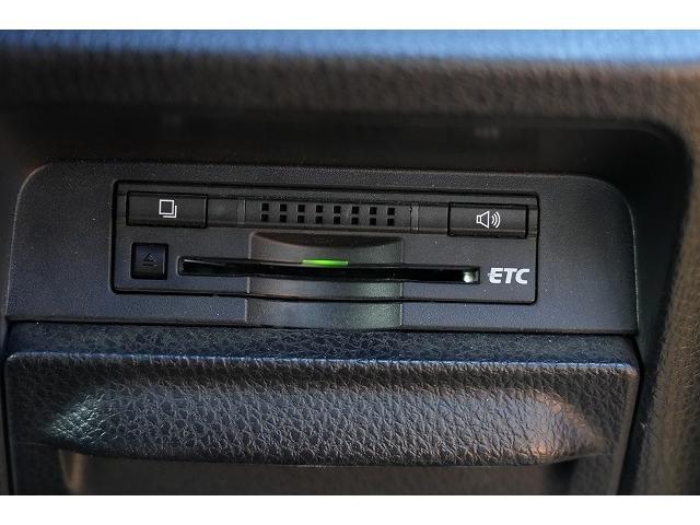 ノア ハイブリッドＧ　両側パワスラ　純正ナビ　フルセグ　Ｂｌｕｅｔｏｏｔｈ　フリップダウンモニター　衝突軽減ブレーキ　レーンアシスト　クルーズコントロール　シートヒーター　クリアランスソナー　ＬＥＤヘッドライト（10枚目）