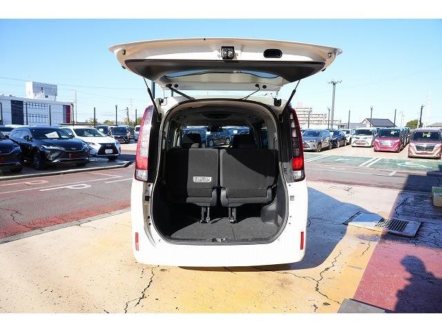 ノア ハイブリッドＧ　両側パワスラ　純正ナビ　フルセグ　Ｂｌｕｅｔｏｏｔｈ　フリップダウンモニター　衝突軽減ブレーキ　レーンアシスト　クルーズコントロール　シートヒーター　クリアランスソナー　ＬＥＤヘッドライト（39枚目）