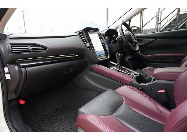 レヴォーグ ＳＴＩスポーツ　ＥＸ　４ＷＤ　衝突軽減ブレーキ　レーンアシスト　ブラインドスポット　パワーバックドア　純正１１．６インチナビ　Ｂｌｕｅｔｏｏｔｈ　フルセグ　バックカメラ　純正アルミホイール　オートＬＥＤヘッドライト　ＥＴＣ（44枚目）