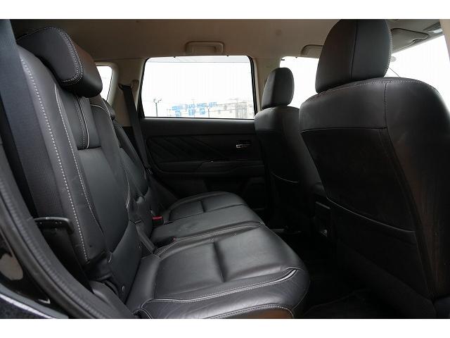 アウトランダーＰＨＥＶ Ｇプレミアムパッケージ　ワンオーナー　４ＷＤ　純正ナビ　ロックフォードサウンド　衝突軽減ブレーキ　レーンアシスト　Ｂｌｕｅｔｏｏｔｈ　全方位カメラ　レーダークルコン　パワーバックドア　ＬＥＤヘッドランプ　本革シート（38枚目）