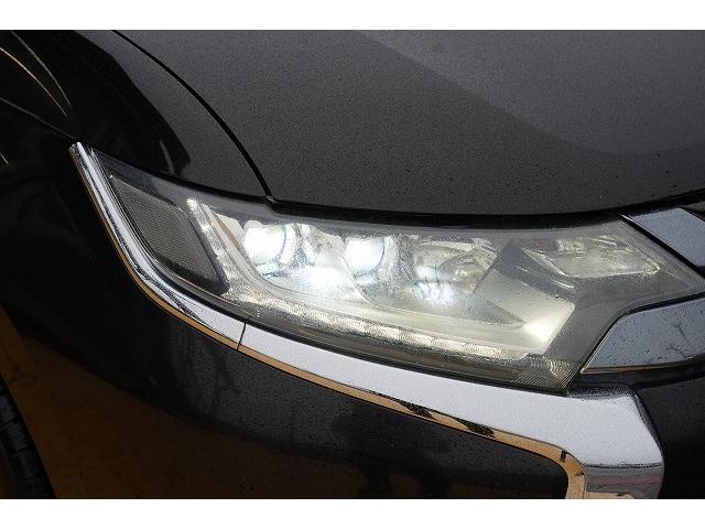 アウトランダーＰＨＥＶ Ｇプレミアムパッケージ　ワンオーナー　４ＷＤ　純正ナビ　ロックフォードサウンド　衝突軽減ブレーキ　レーンアシスト　Ｂｌｕｅｔｏｏｔｈ　全方位カメラ　レーダークルコン　パワーバックドア　ＬＥＤヘッドランプ　本革シート（52枚目）