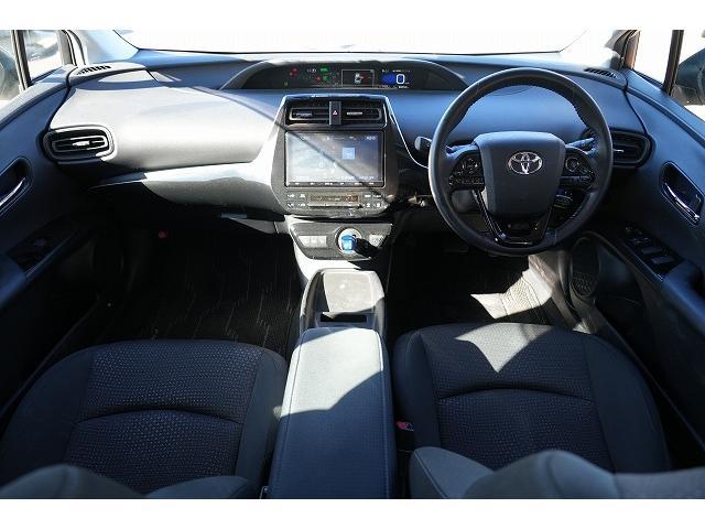 プリウス Ｓ　純正ナビ　フルセグ　Ｂｌｕｅｔｏｏｔｈ　バックカメラ　衝突軽減ブレーキ　レーンアシスト　オートハイビーム　社外１５インチアルミホイール　レーダークルーズコントロール　ビルトインＥＴＣ（11枚目）