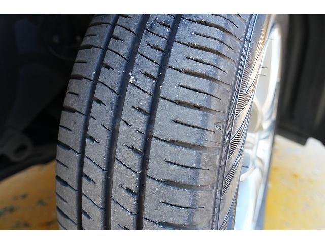 プリウス Ｓ　純正ナビ　フルセグ　Ｂｌｕｅｔｏｏｔｈ　バックカメラ　衝突軽減ブレーキ　レーンアシスト　オートハイビーム　社外１５インチアルミホイール　レーダークルーズコントロール　ビルトインＥＴＣ（42枚目）