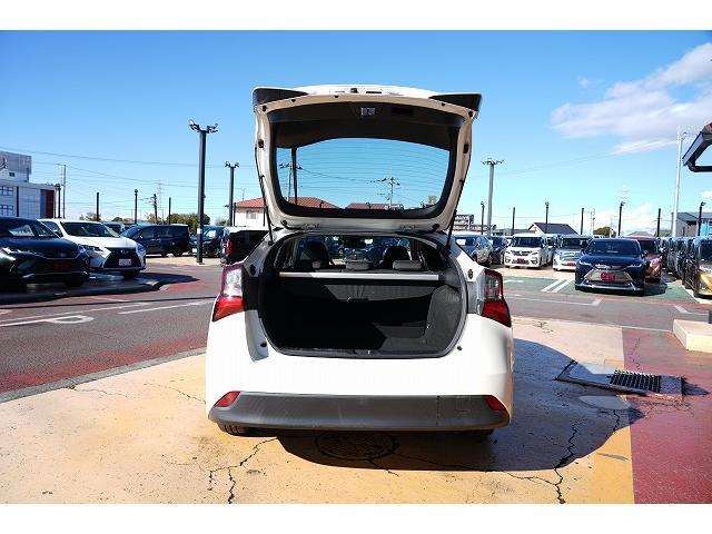 プリウス Ｓ　純正ナビ　フルセグ　Ｂｌｕｅｔｏｏｔｈ　バックカメラ　衝突軽減ブレーキ　レーンアシスト　オートハイビーム　社外１５インチアルミホイール　レーダークルーズコントロール　ビルトインＥＴＣ（47枚目）