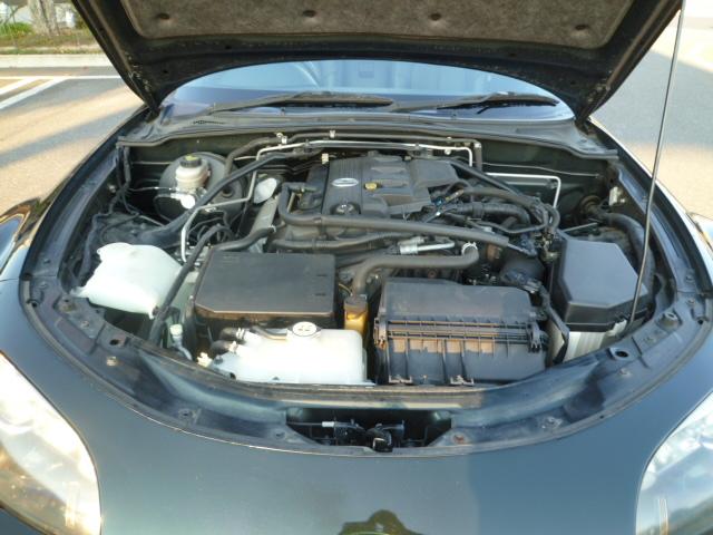 可動部良好、エンジンルームも清潔に保たれています。