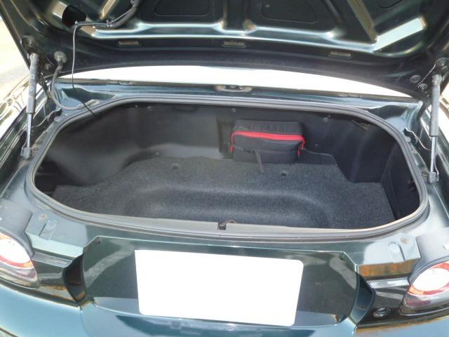 ＲＨＴでも十分な容量を確保した実用的なトランクスペース。