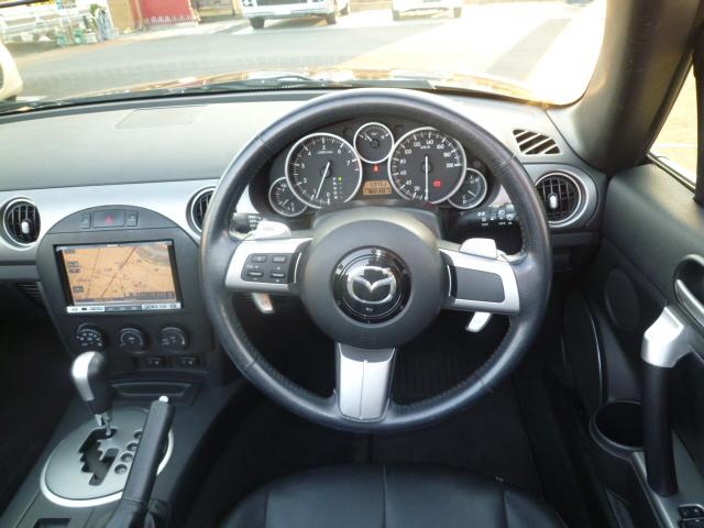 操作性に優れたスイッチ配置で快適なドライブを実現。