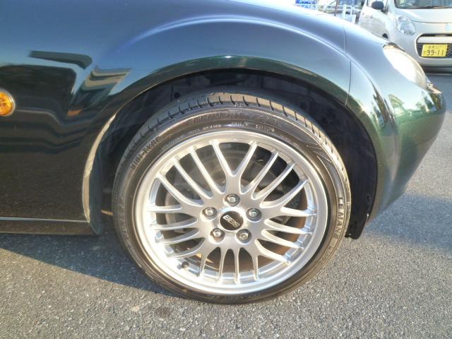 純正オプションのＢＢＳ１７インチがスポーティさを強調。