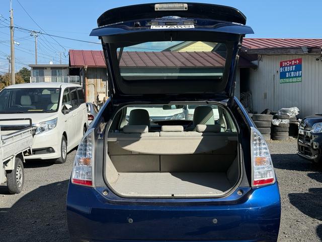 プリウス Ｓ　ＥＴＣアルミ　ＨＤＤ　ナビＴＶ　バックカメラ（17枚目）