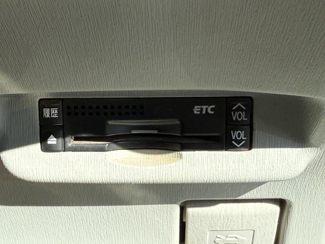 プリウス Ｓ　ＥＴＣアルミ　ＨＤＤ　ナビＴＶ　バックカメラ（30枚目）