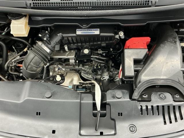 ステップワゴンスパーダ スパーダホンダセンシング ホンダ認定中古車 後席モニター LED 盗難防止 助手席エアバッグ ワンオーナ- Wパワスラ 記録簿有 リアオートエアコン 地デジ サイドエアバッグ 横滑り防止システム オートエアコン リアカメラ(19枚目)