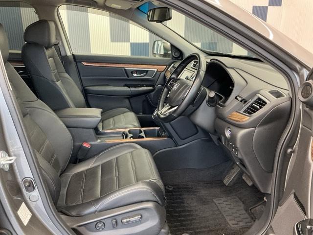 ＣＲ－Ｖ ＥＸ・マスターピース　ホンダ認定中古車　純正ドラレコ前　ＬＥＤヘッド　フルセグテレビ　衝突被害軽減ブレーキ　ＤＶＤ　Ｓルーフ　シートヒータ　ＥＴＣ車載器　ターボ車　セキュリティーアラーム　スマ－トキ－　ＶＳＡ　キーレス（17枚目）