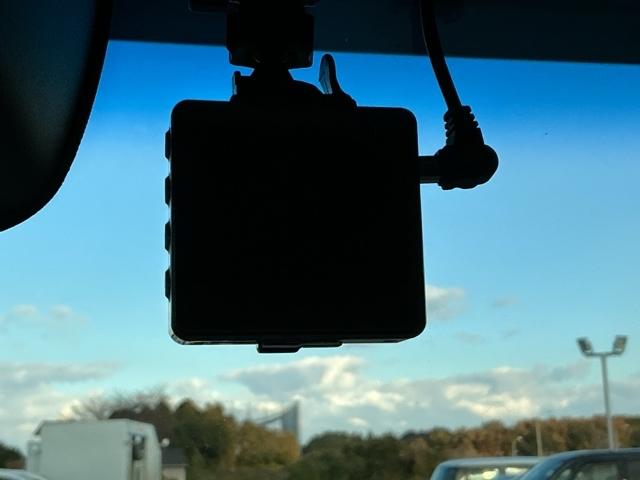 Ｎ－ＢＯＸカスタム Ｇ・Ｌパッケージ　ホンダ認定中古車　社外ドラレコ前　ＨＩＤ　左右パワースライド　サイドエアバック　アイドリングストップ車　クリアランスソナー　１オーナー　ナビ・ＴＶ　スマキ－　地デジＴＶ　パワーウィンドウ　パワステ（6枚目）