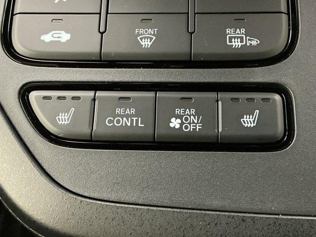 ステップワゴン ｅ：ＨＥＶスパーダプレミアムライン　ホンダ認定中古車　デモカー　純正ドラレコ　マルチカメラ　Ｐテールゲート　Ｗエアコン　両側自動ドア　Ｆセグ　ＵＳＢ接続　クリアランスソナ　クルーズＣ　助手席エアバッグ　スマートＫ　シ－トヒ－タ－　ＡＢＳ（15枚目）