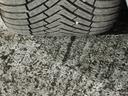 タイヤの溝もご覧の通りまだまだたっぷり走行できる良好な状態です。購入後にすぐにでも遠出にお出かけしても安心してドライブが楽しめますよ。