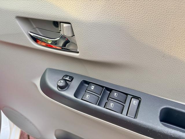 ミライース Ｘ　キーレス　ナビ　ＴＶ　バックカメラ　ドライブレコーダー　パワーウィンドウ　電動格納ミラー　エコアイドル　新品タイヤ（28枚目）