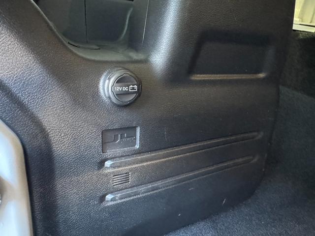 ジープ・ラングラーアンリミテッド サハラ 1オーナー 背面タイヤ 黒革 ETC2.0 Pスタート シートヒーター バックカメラ 純正ナビ ACC アルパインステレオ(10枚目)