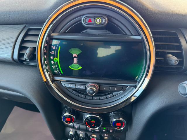 MINI クーパーD クーパーD(4名) 車検2年付き ペッパーPKG ユニオンジャックテールランプ クルーズコントロール 純正ナビ アイドリングストップ ETC レザーシート(8枚目)