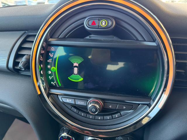 MINI クーパーD クーパーD(4名) 車検2年付き ペッパーPKG ユニオンジャックテールランプ クルーズコントロール 純正ナビ アイドリングストップ ETC レザーシート(9枚目)