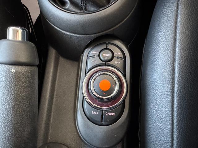 MINI クーパーD クーパーD(4名) 車検2年付き ペッパーPKG ユニオンジャックテールランプ クルーズコントロール 純正ナビ アイドリングストップ ETC レザーシート(14枚目)