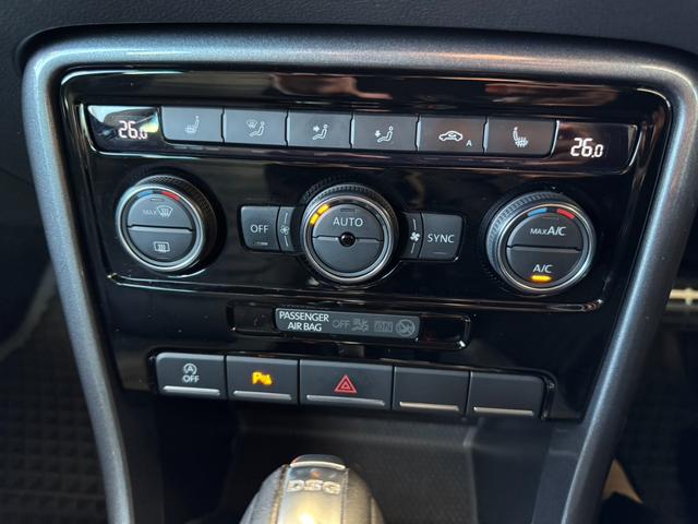 ザ・ビートル Rラインマイスター プッシュスタート ナビ バックカメラ クルーズコントロール BLIS 黒レザー シートヒーター アイドリングストップ パドルシフト ETC(9枚目)