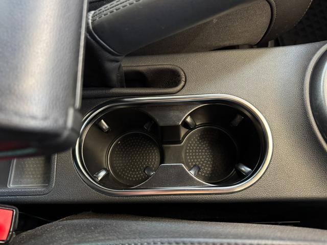 ザ・ビートル Rラインマイスター プッシュスタート ナビ バックカメラ クルーズコントロール BLIS 黒レザー シートヒーター アイドリングストップ パドルシフト ETC(11枚目)