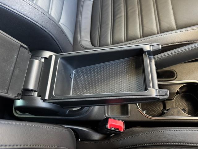 ザ・ビートル Rラインマイスター プッシュスタート ナビ バックカメラ クルーズコントロール BLIS 黒レザー シートヒーター アイドリングストップ パドルシフト ETC(12枚目)