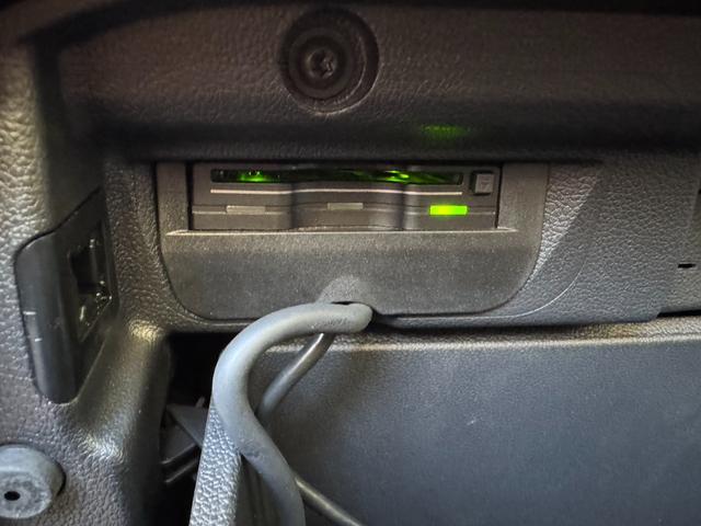 ザ・ビートル Rラインマイスター プッシュスタート ナビ バックカメラ クルーズコントロール BLIS 黒レザー シートヒーター アイドリングストップ パドルシフト ETC(31枚目)