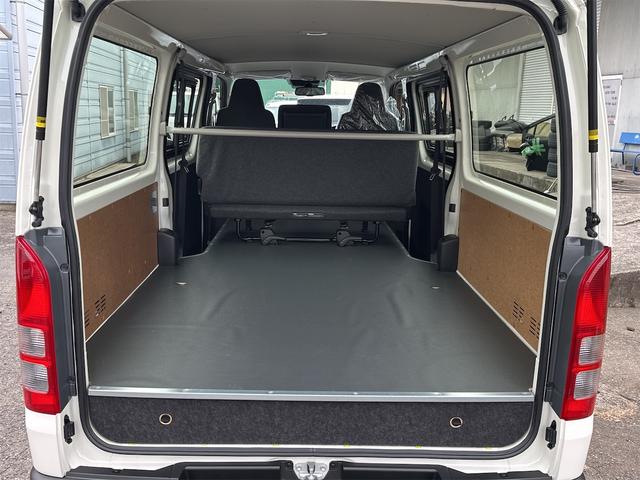 ハイエースバン ロングジャストローDX 2WD ガソリン オートマ 荷台平 ETC クリアランスソナー レーンアシスト 衝突被害軽減システム 両側スライドドア オートマチックハイビーム キーレスエントリー CVT 100V電源 ESC(3枚目)