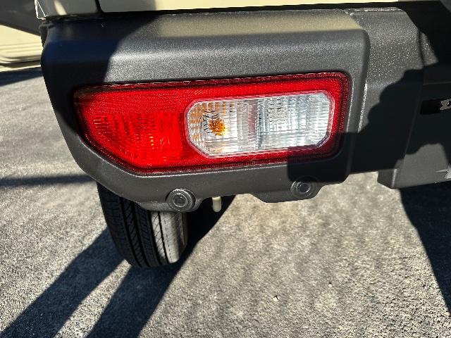 ジムニー ＸＣ　４ＷＤ　ＥＴＣ　安全運転支援システム　純正９インチナビ　純正スターター　スペアタイヤカバー（29枚目）