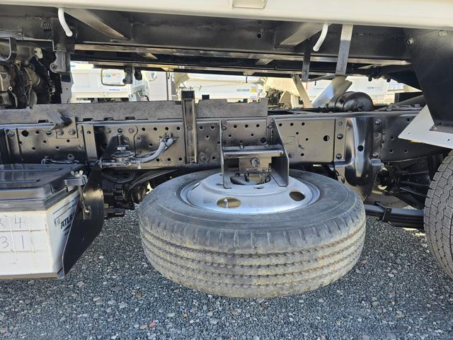 エルフトラック ２トン低床強化ダンプコボレーン付（10枚目）