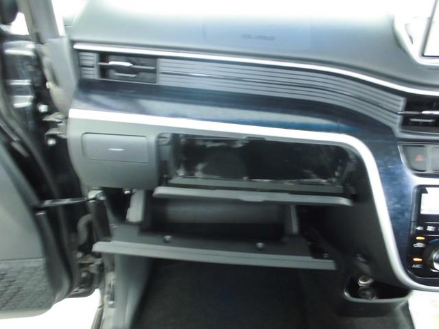 収納もたくさん付いています。大きなものから小さなものまで使う方の気持ちを考えた気遣いが嬉しいですね♪