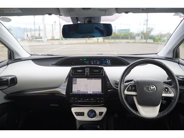 プリウス S 純正9型ナビ バックカメラ ビルトインETC クルーズコントロール 横滑り防止装置 レーンキープコントロール オートマチックハイビーム フルセグTV・Bluetooth・社外アルミ・LEDヘッドライト(9枚目)
