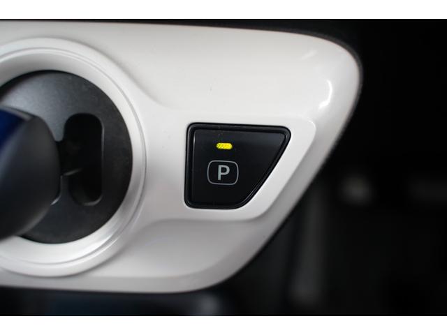 プリウス S 純正9型ナビ バックカメラ ビルトインETC クルーズコントロール 横滑り防止装置 レーンキープコントロール オートマチックハイビーム フルセグTV・Bluetooth・社外アルミ・LEDヘッドライト(20枚目)