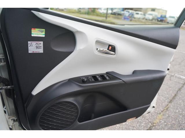 プリウス S 純正9型ナビ バックカメラ ビルトインETC クルーズコントロール 横滑り防止装置 レーンキープコントロール オートマチックハイビーム フルセグTV・Bluetooth・社外アルミ・LEDヘッドライト(30枚目)