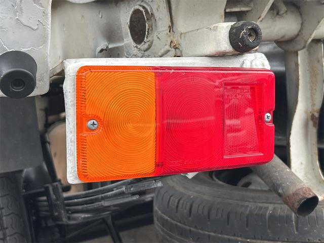 ハイゼットトラック ダンプ　４ＷＤ　ＭＴ　エアコン　パワーステアリング（11枚目）