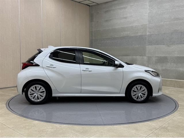 ヤリス ハイブリッドZ 衝突被害軽減ブレーキ ペダル踏み間違い急発進抑制装置 ドライブレコーダー ナビ フルセグ Bluetooth シートヒーター ETC LED バックモニター クルーズコントロール オートエアコン(16枚目)