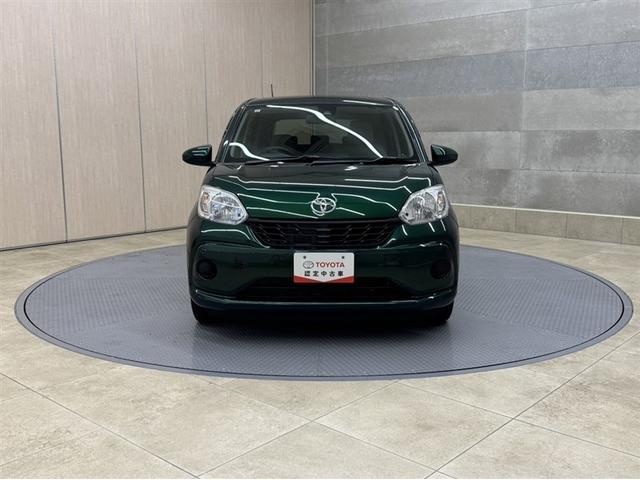 パッソ Ｘ　ＬパッケージＳ　衝突被害軽減ブレーキ　ペダル踏み間違い急発進抑制装置　ナビ　フルセグ　Ｂｌｕｅｔｏｏｔｈ　ワンオーナー　ベンチシート　スマートキー　オートエアコン　アイドリングストップ　車線逸脱警報　ＣＤ／ＤＶＤ再生（14枚目）